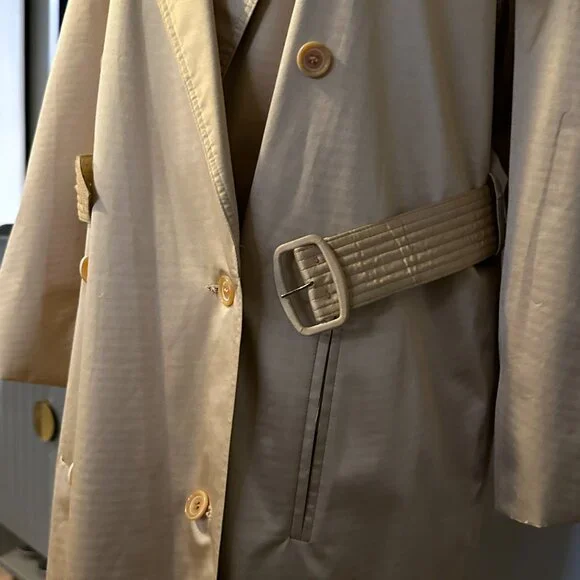 Vintage 60s / 70s Trench Coat with Belt. Perfect!! - Picture 5 of 14